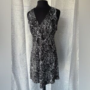 Black and White Leaf Patterned Midi Dress